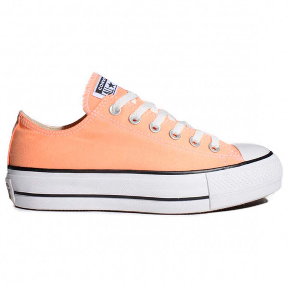 converse con etiqueta naranja